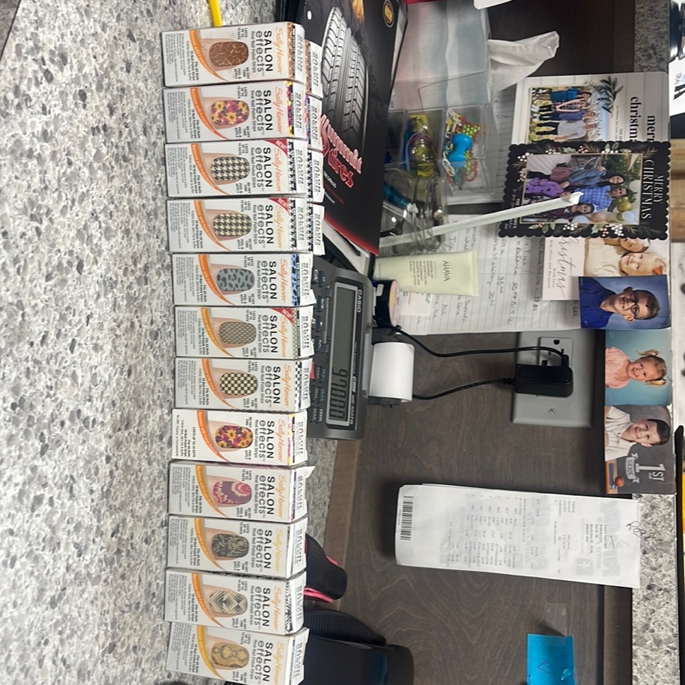 Sally Hansen salon effects  mail strips